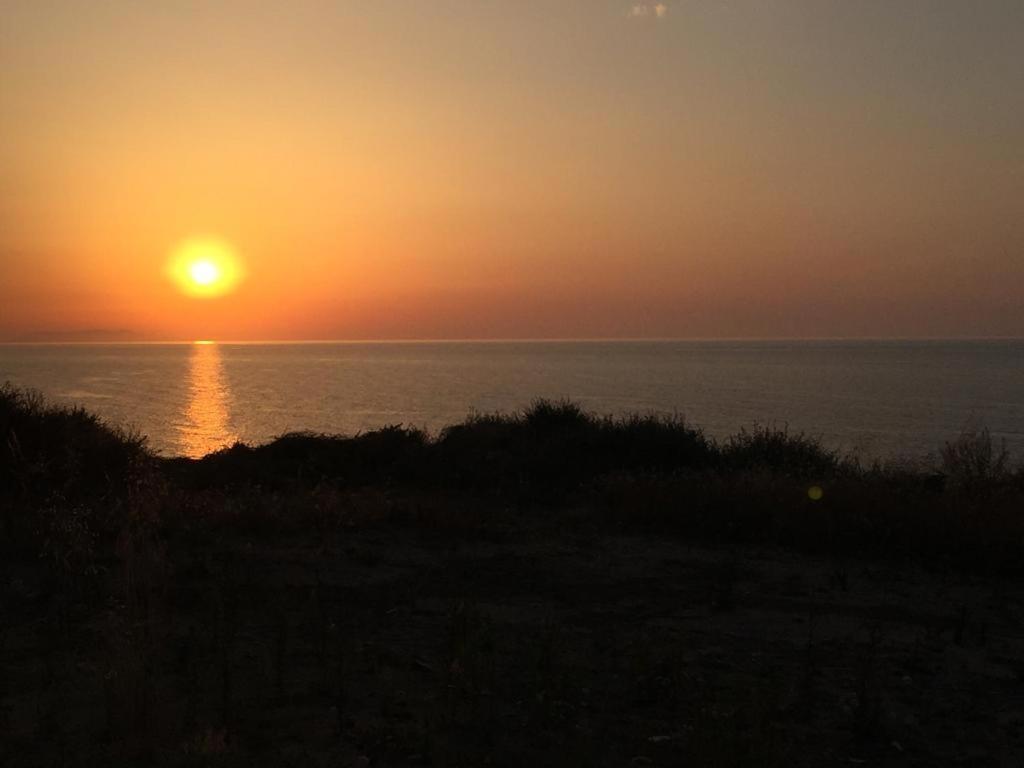 Apartment Tramonto Sea-Front Valledoria (Sardinia) Exterior foto