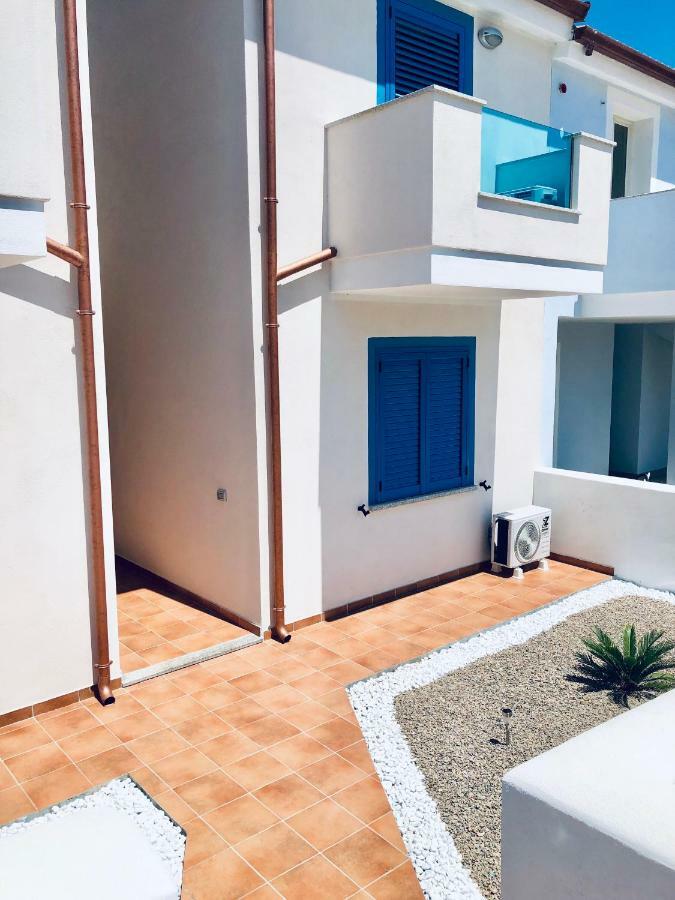 Apartment Tramonto Sea-Front Valledoria (Sardinia) Exterior foto